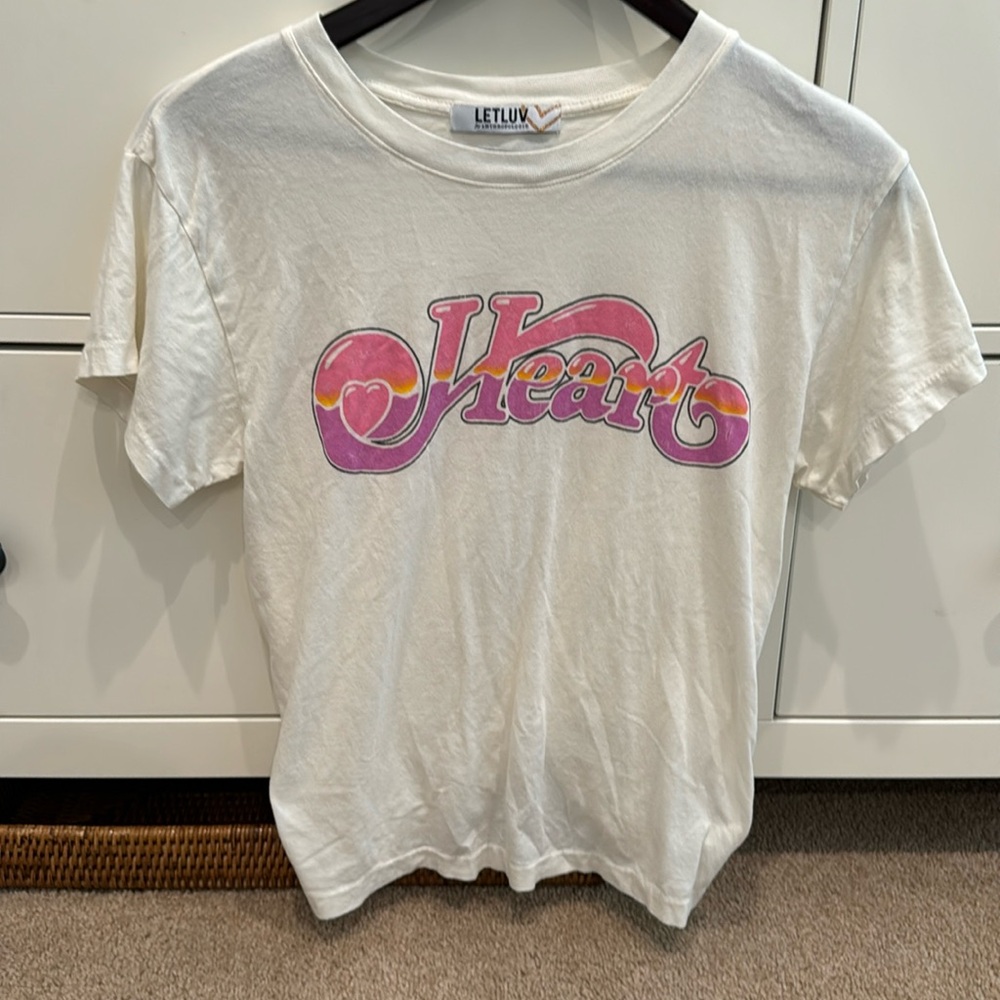 Anthropologie letting Heart band shirt size XS